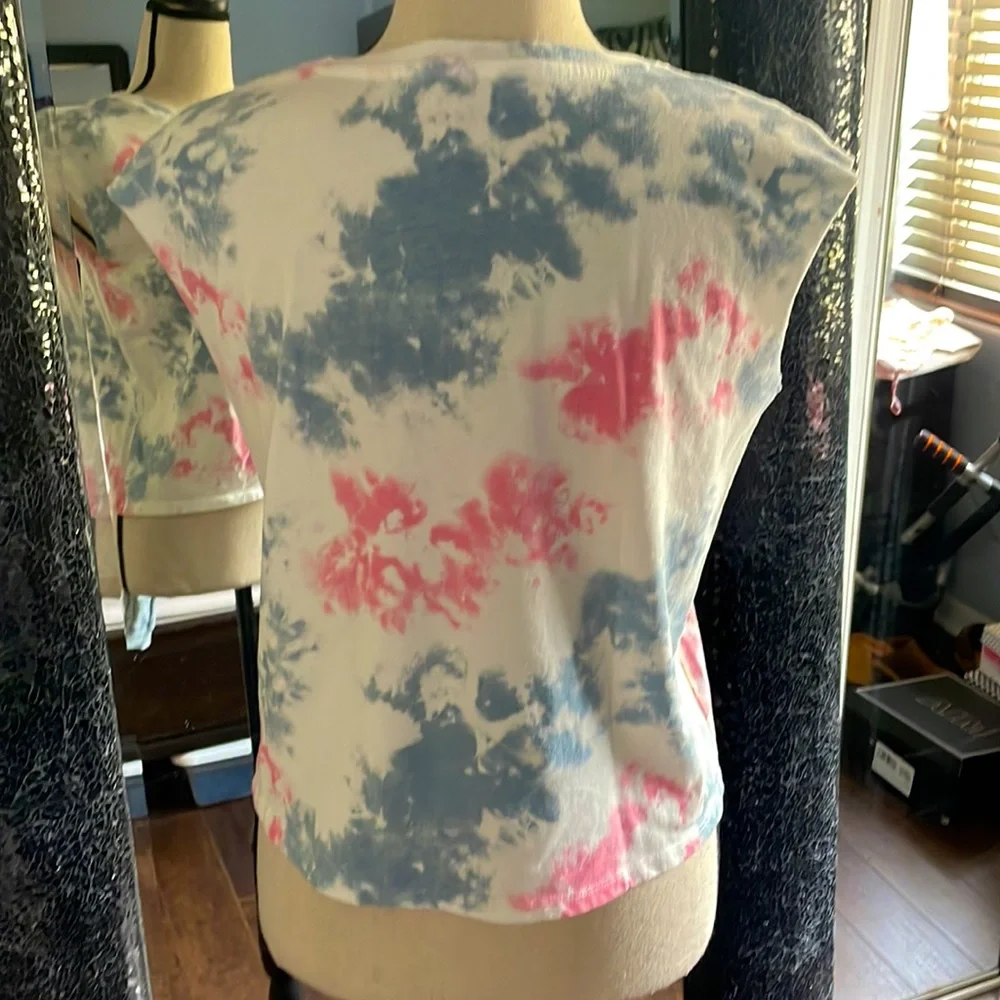 Hello Kitty tee ❤️💙 - Picture 3 of 3